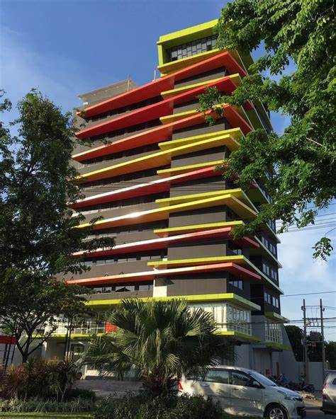 Maxone Dharmahusada Surabaya.jpg